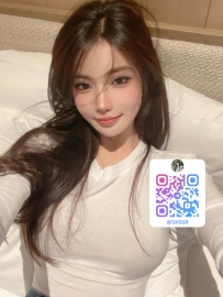 高身長でセクシーな女の子、セクシーで魅力的なボディ、そして巨乳。