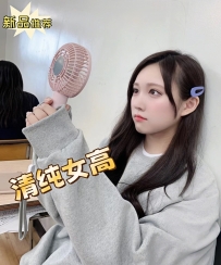今回は、日本の女子高生風の美少女が登場です！