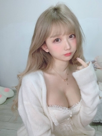 #情熱の炎 Fカップ美女 たわわに実った爆乳が誘惑を炸裂させ、